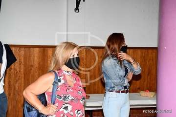 Presentanción en la sede del colectivo vecinal de Jiámar del puzzle más grande del mundo, montado por Tomás Torres/Antonio Alí.